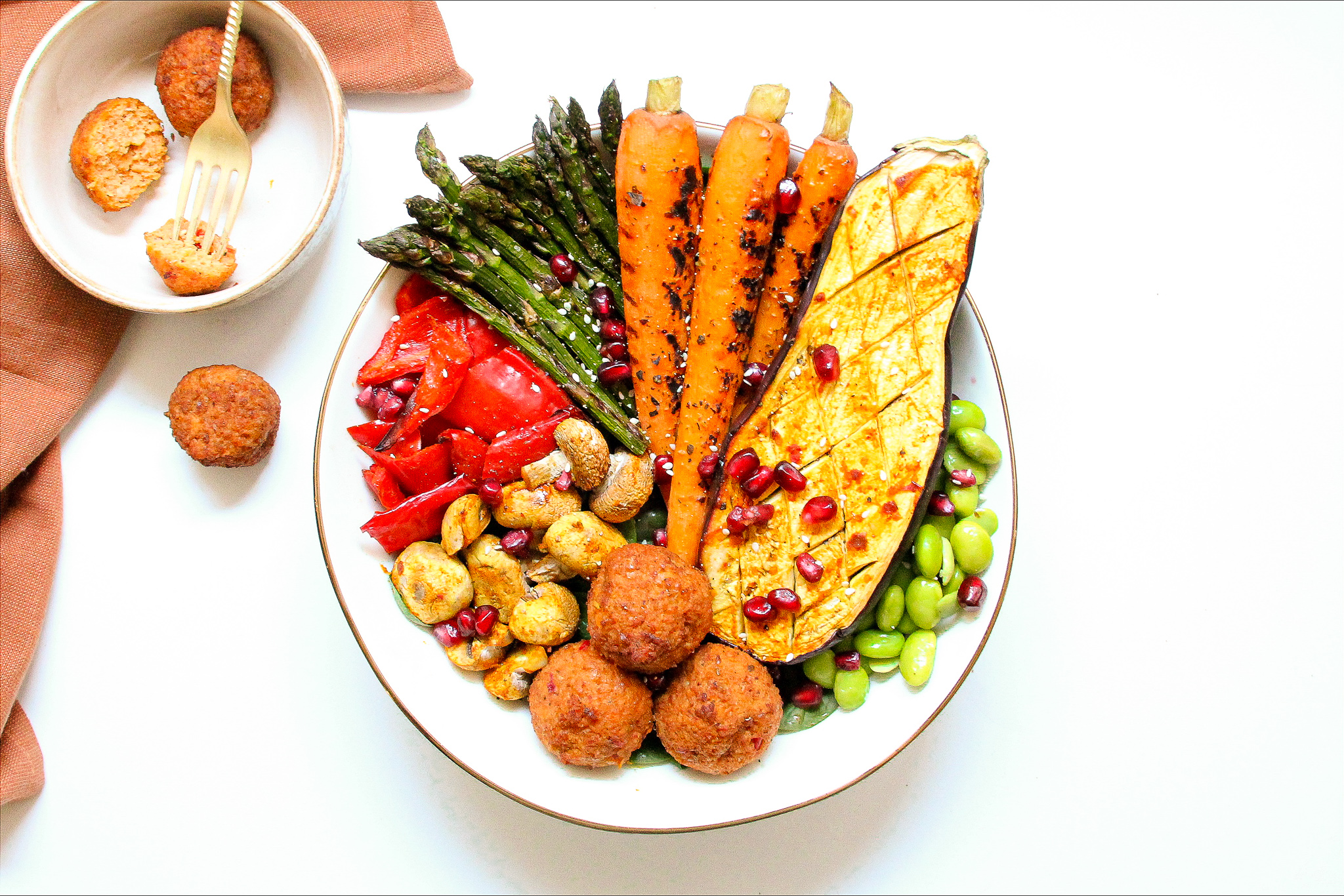 Vegetarsische bowl met falafel