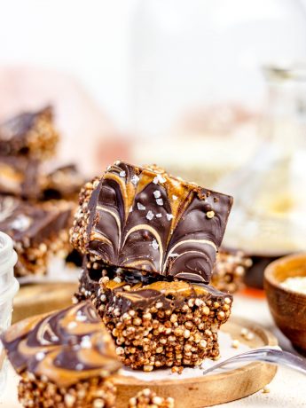 Gezonde chocolade caramel quinoa bites