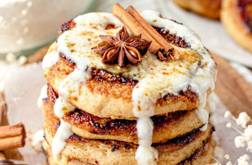 Gezonde cinnamon roll pannenkoeken | glutenvrij & vegan